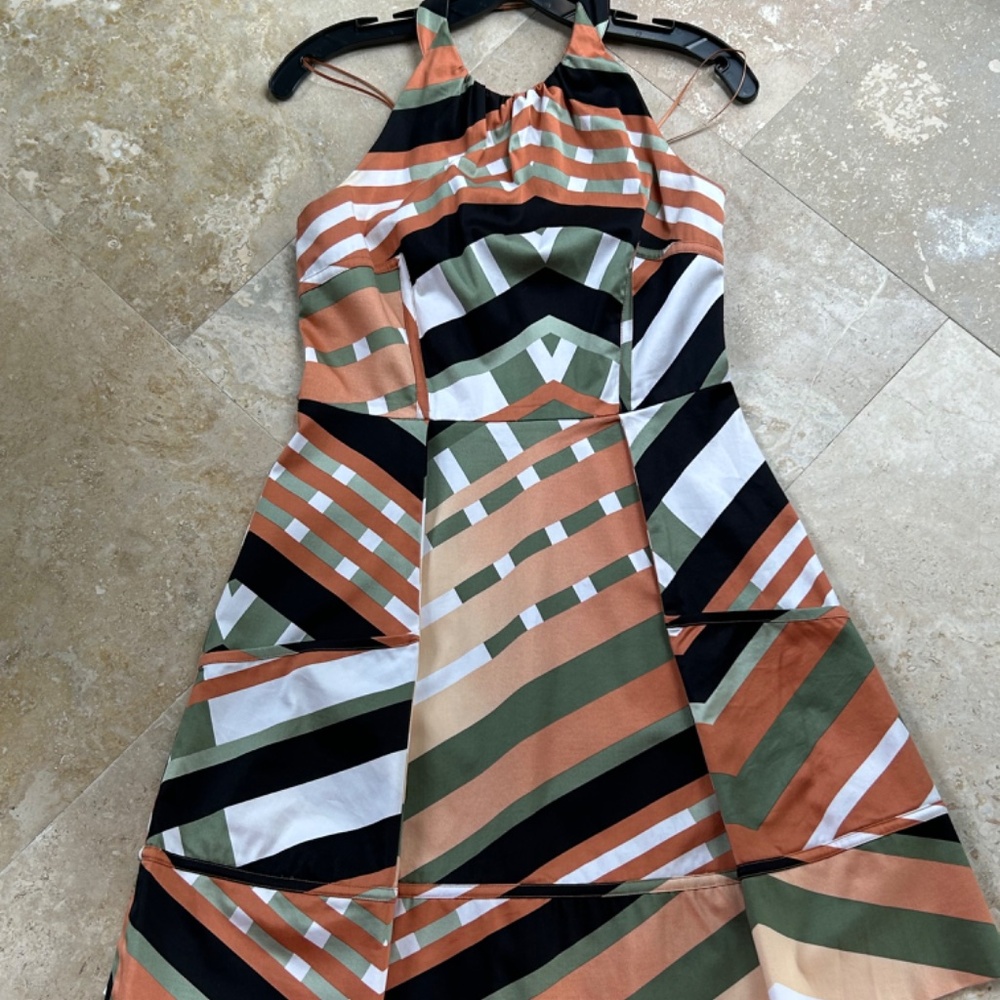 Jessica Simpson Dress, Brand New, Size 8, Backless, Adjustable Halter - Picture 2 of 16